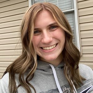 Meet your Posher, Alexis